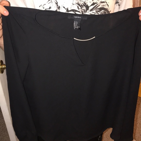 Clothes - Picture 3 of 6